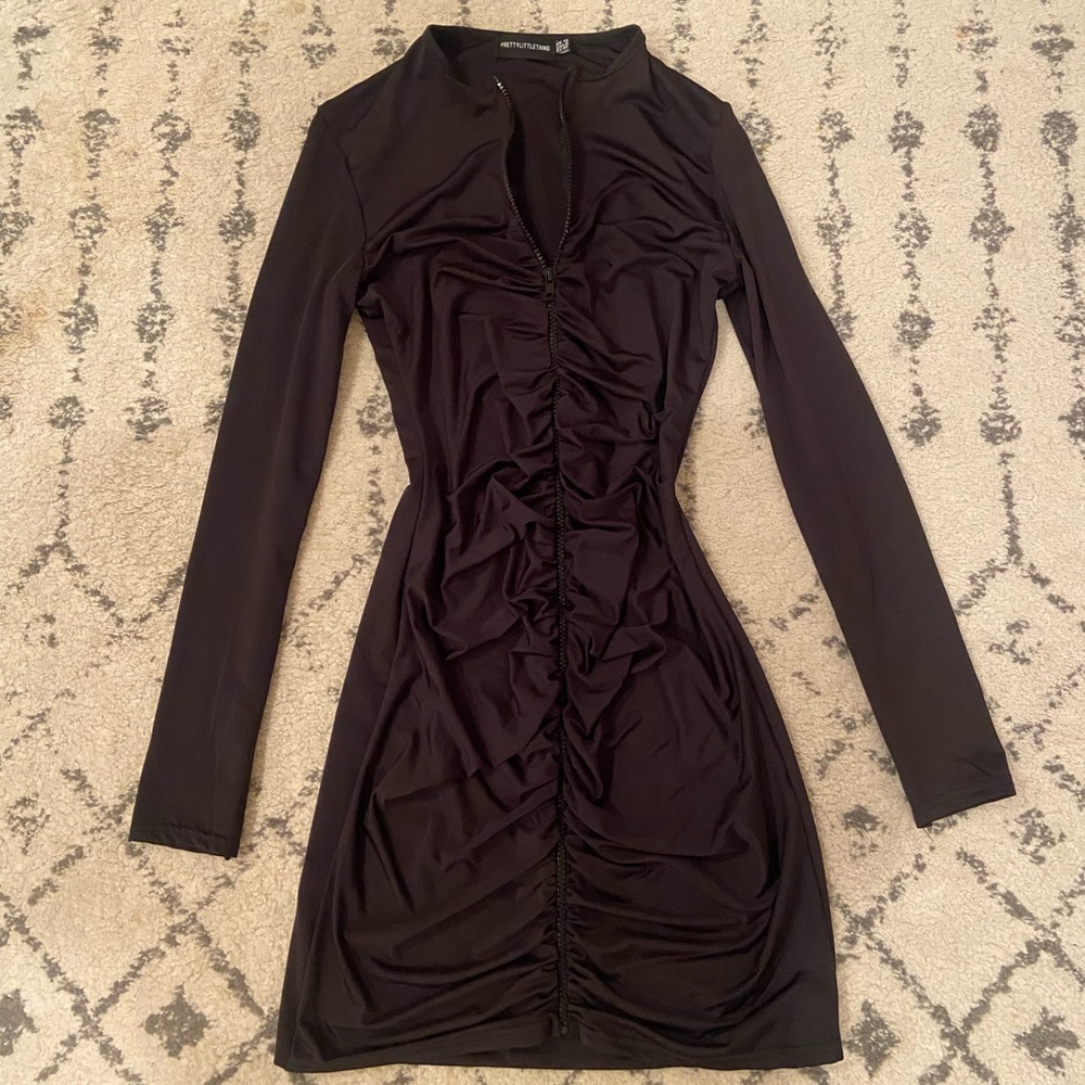 Black Zippered Mini Bodycon Dress from PrettyLittleThing size 6